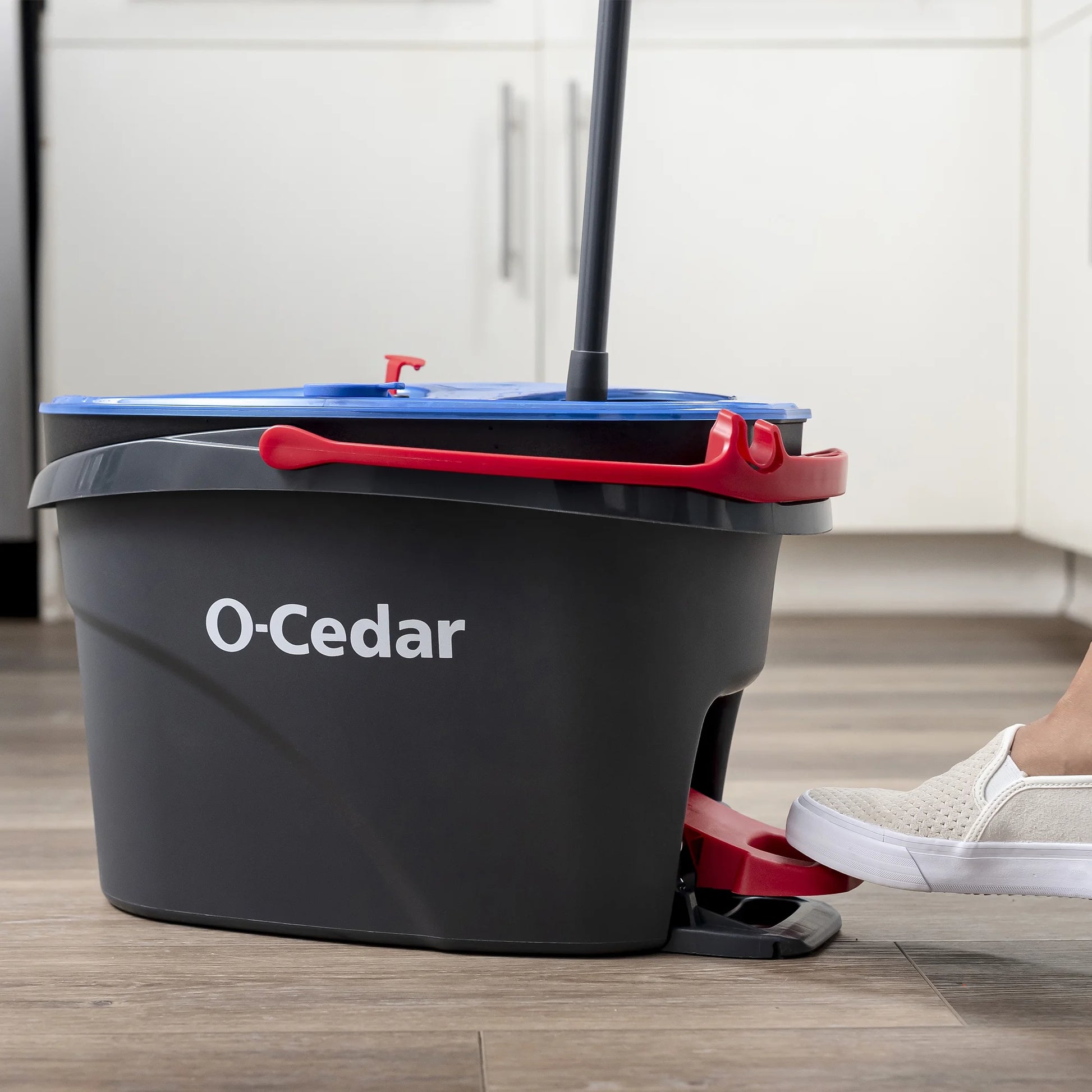 O-Cedar RinseClean™ Clean Water Spin Mop and Bucket System | Clean with Clean Water | Removes 99% of Bacteria